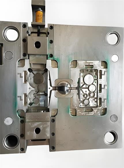 Injection molding part 15